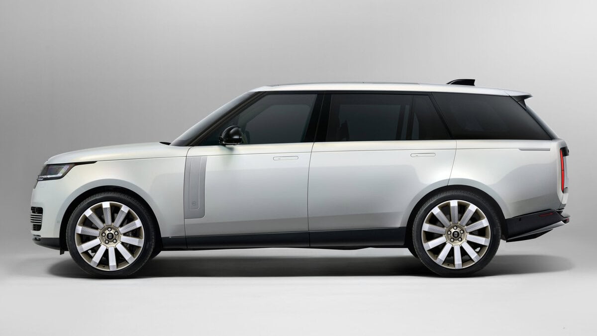Featured image for “Range Rover Pearl Luster Is a One-Off Pebble Beach Gem”