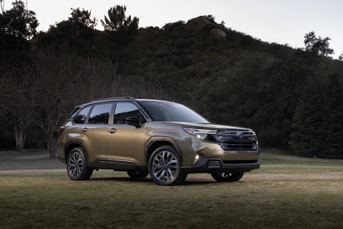 Featured image for “Subaru Electrifies the SUV Market with First-Ever Forester Hybrid and Updated Crosstrek Hybrid”