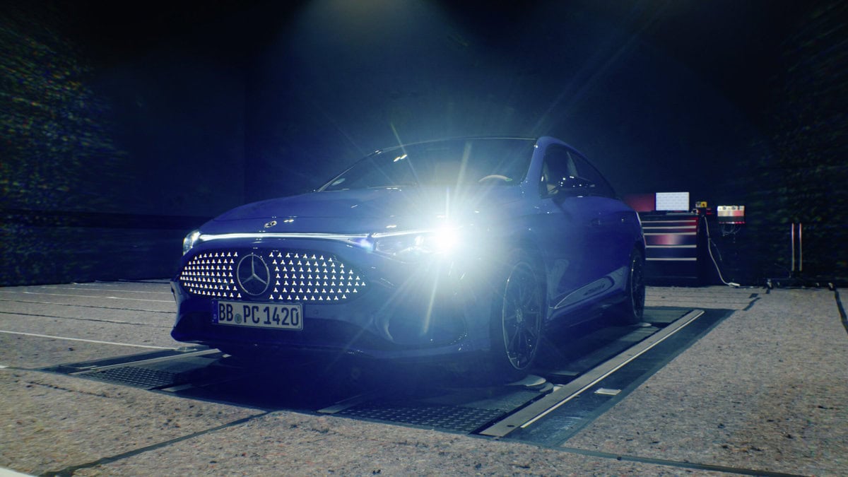 Featured image for “Mercedes-Benz Opens World’s Most Advanced Light Center”