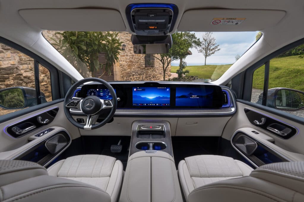 The all-new Mercedes-Benz VLE/ Press Test Drive Bilbao, Spain (Mercedes-Benz VLE 300 electric | combined energy consumption: 20.7-18.4 kWh/100 km | combined CO₂ emissions: 0 g/km | CO₂ class: A
EXTERIOR: velvet brown metallic | INTERIOR: nappa leather ivory beige;Mercedes-Benz VLE 300 electric | combined energy consumption: 20.7-18.4 kWh/100 km | combined CO₂ emissions: 0 g/km | CO₂ class: A*
