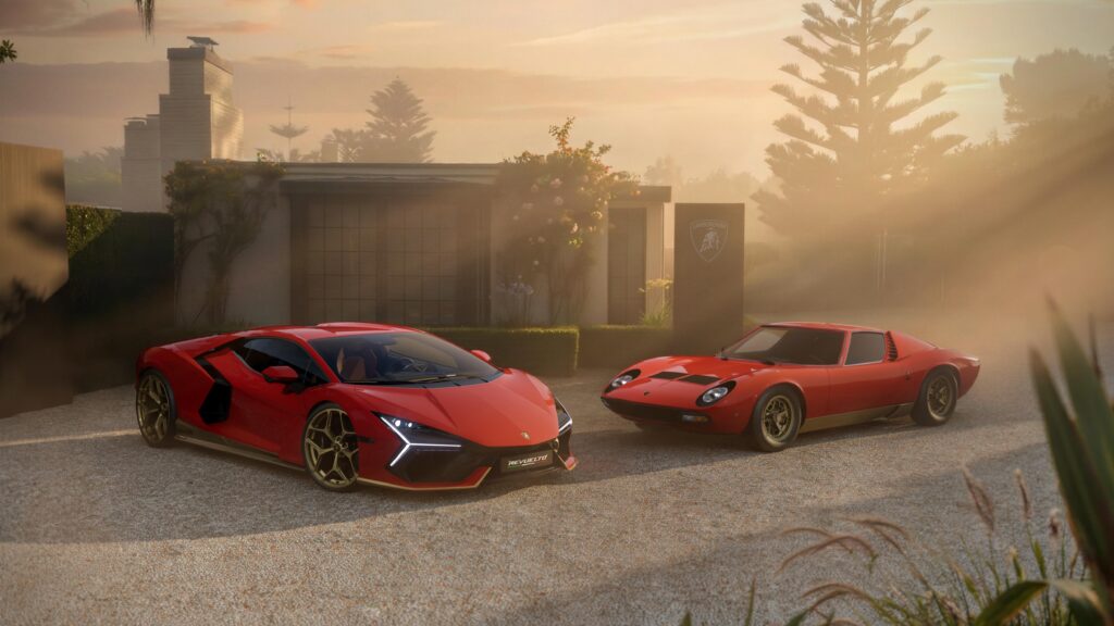 The Lamborghini Revuelto Miura 60° Homage combines a 1,015-CV hybrid V12 powertrain with colors and details inspired by the 1966 Miura.