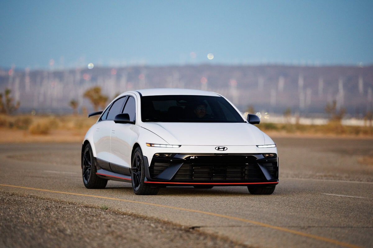 Hyundai electric vehicle used to illustrate long-term EV battery durability