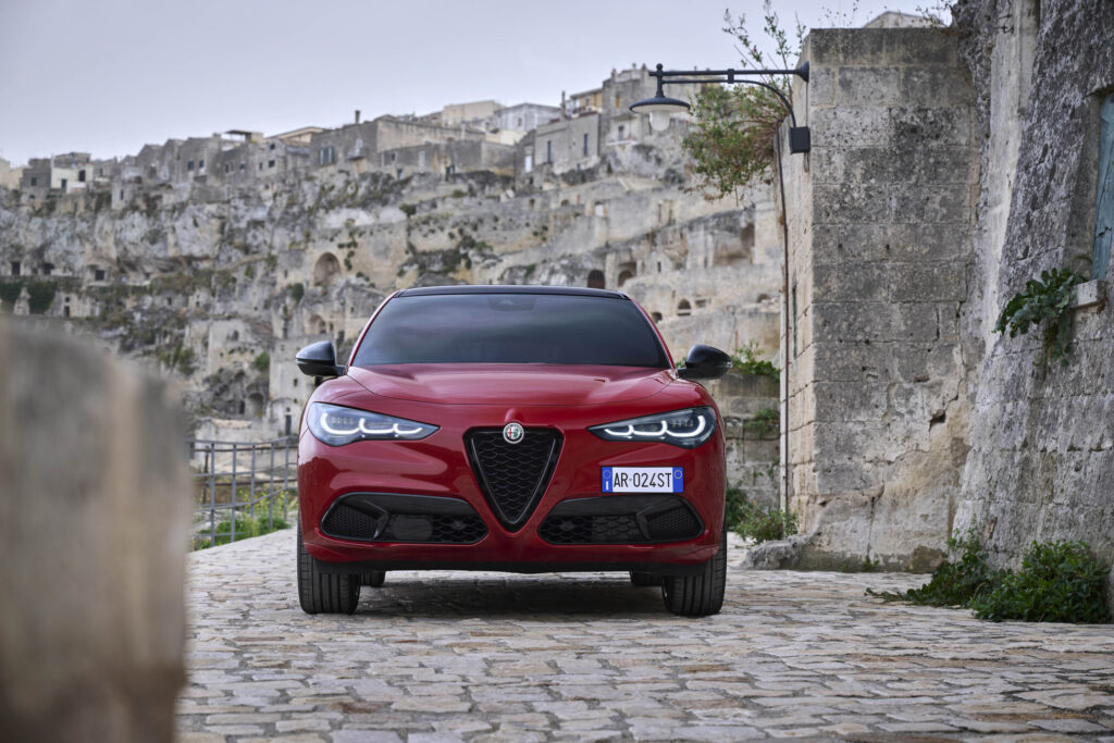 Head on view of the 2025 Alfa Romeo Stelvio