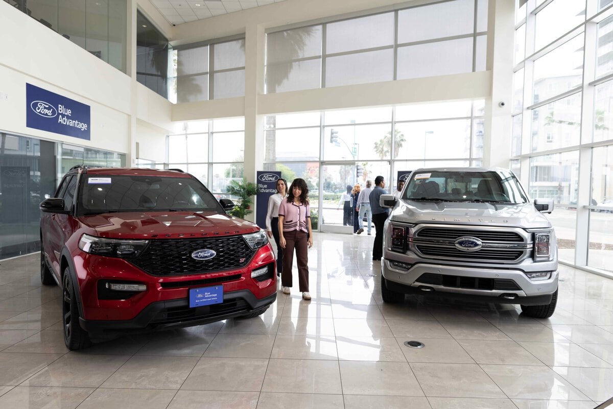 Featured image for “Buying a Car? 10 Things You Must Do Before You Sign”