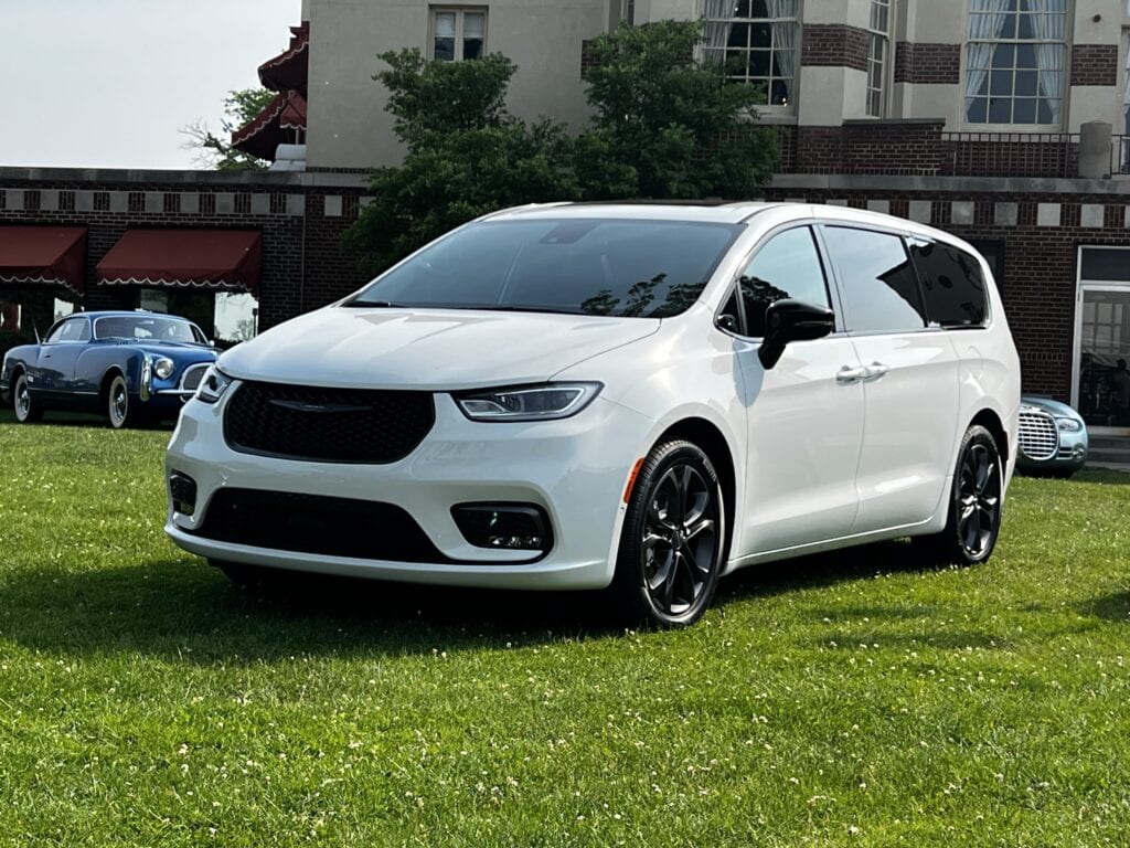 Hundredth year anniversary Ch Chrysler Pacifica