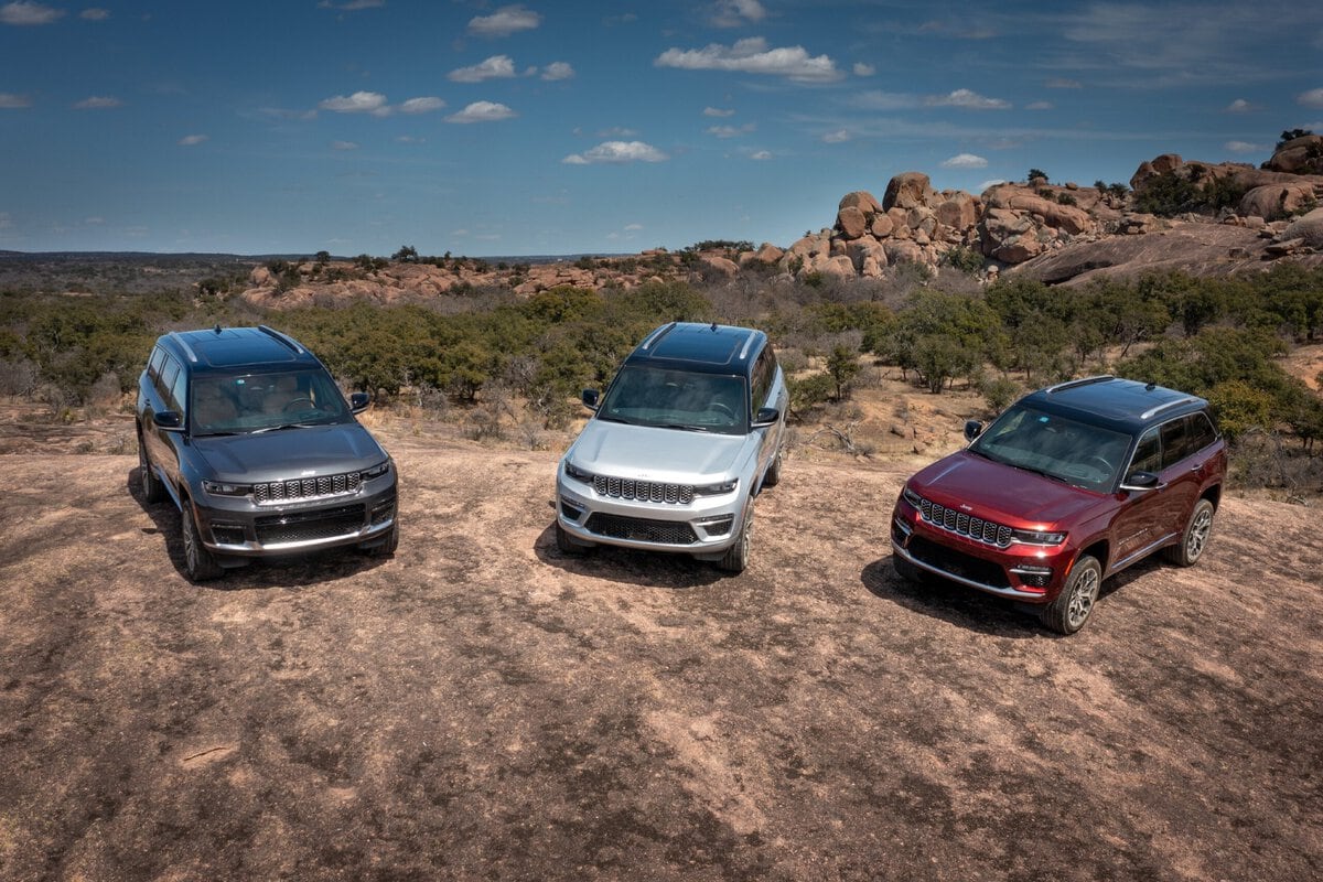 Featured image for “Jeep Grand Cherokee Recall Hits 328,381 SUVs Again”