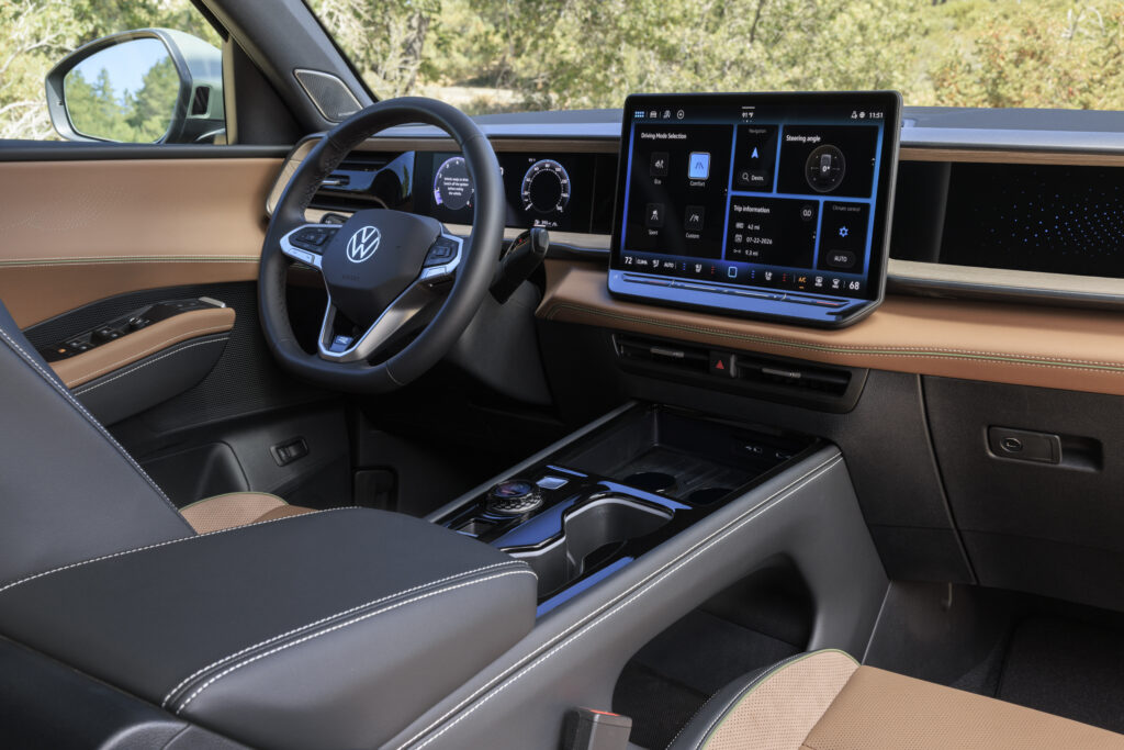 Volkswagen, Atlas Cross Sport, 2027 SUVs Cabin
