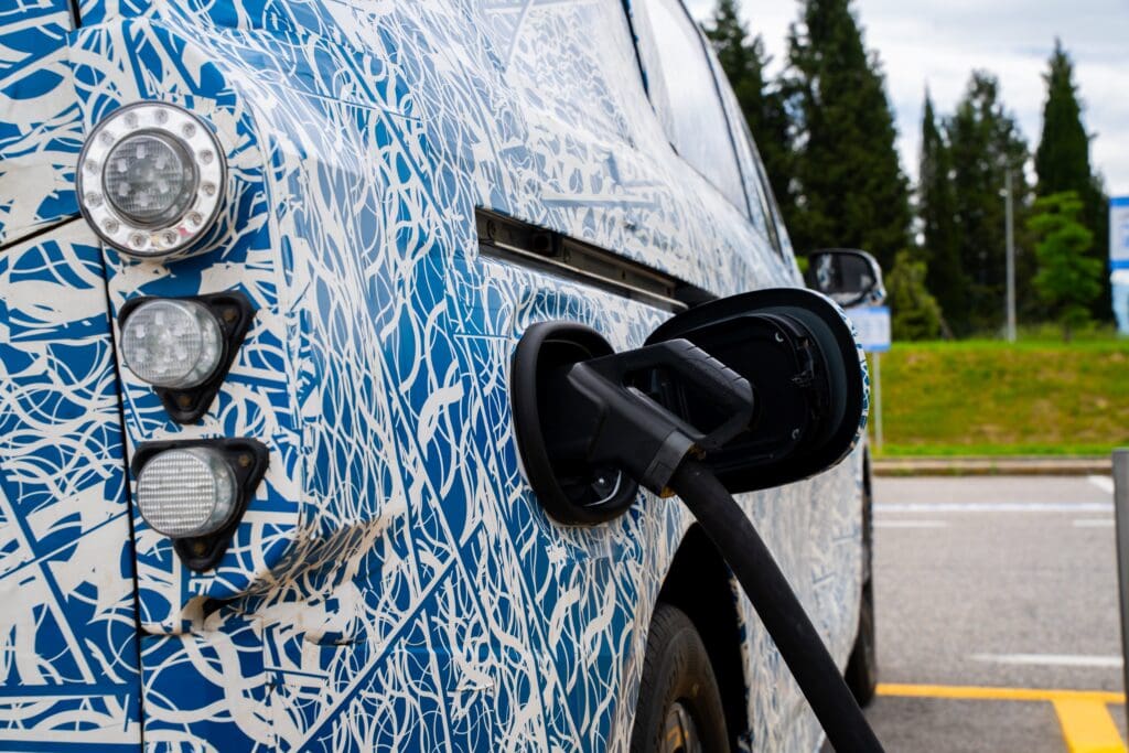 Mercedes VLE Charging