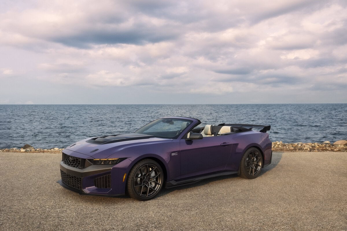 Featured image for “Ford Mustang Dark Horse SC Convertible Wields Unbridled 795 HP”
