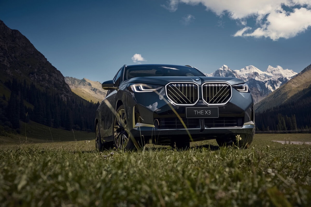 Featured image for “2025 BMW X3 Refresh Keeps Familiar Driving Feel”