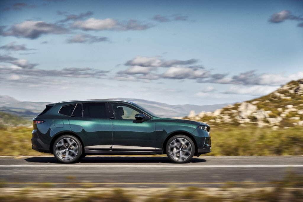 2027 BMW X5's profile view