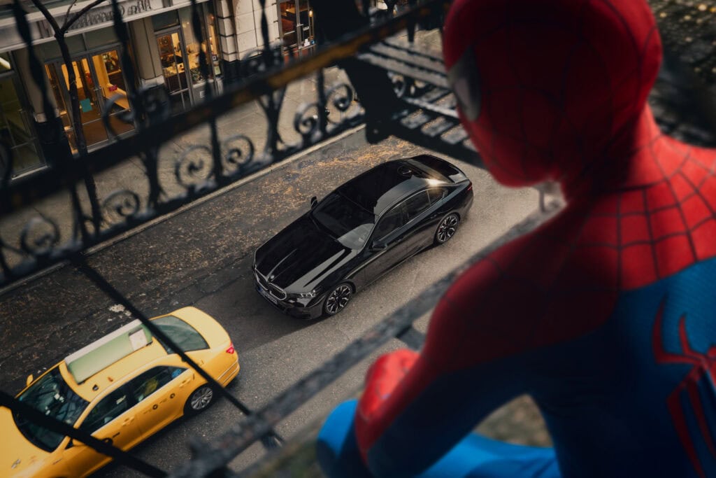 Spider-Man's Neue Klasse BMW iX3 in "Spider-Man Brand New Day"