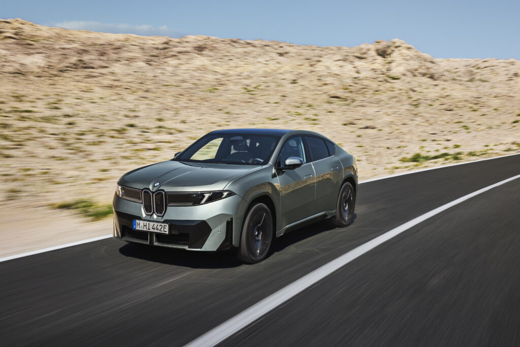 BMW iX4