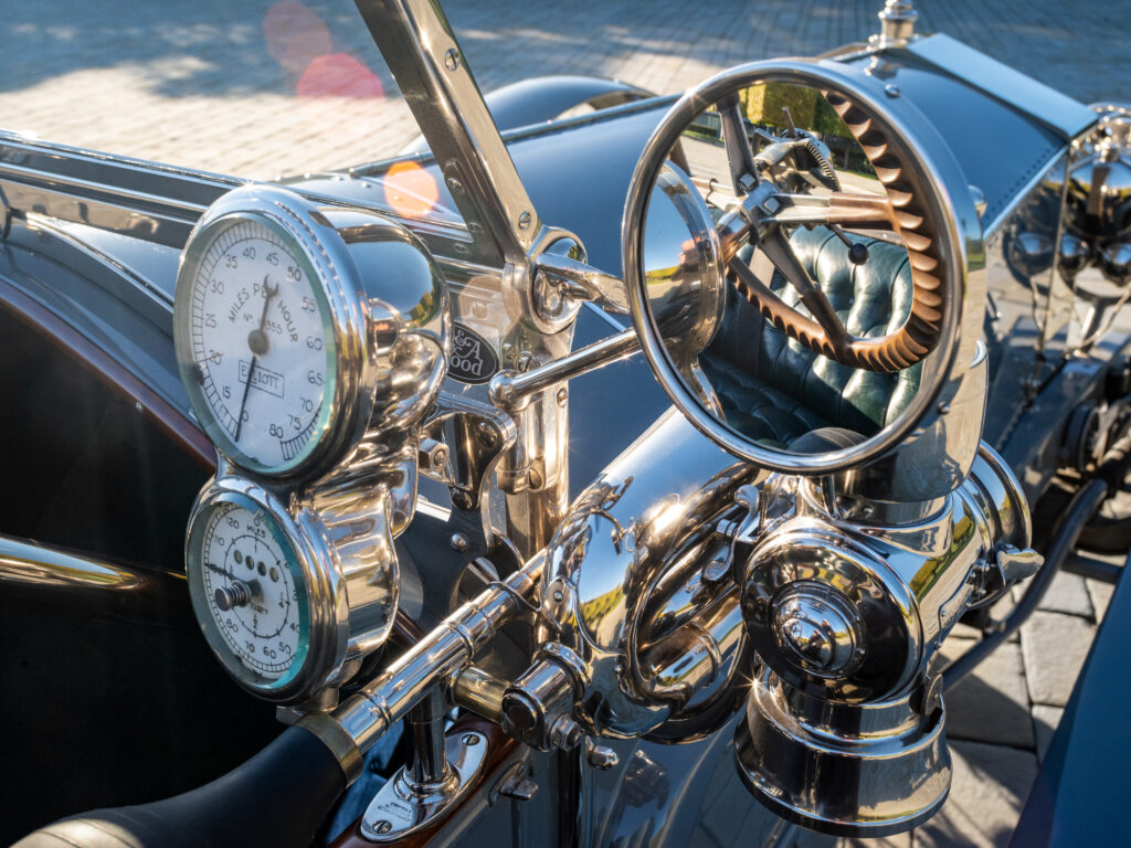 THE ROLLS-ROYCE SILVER GHOST