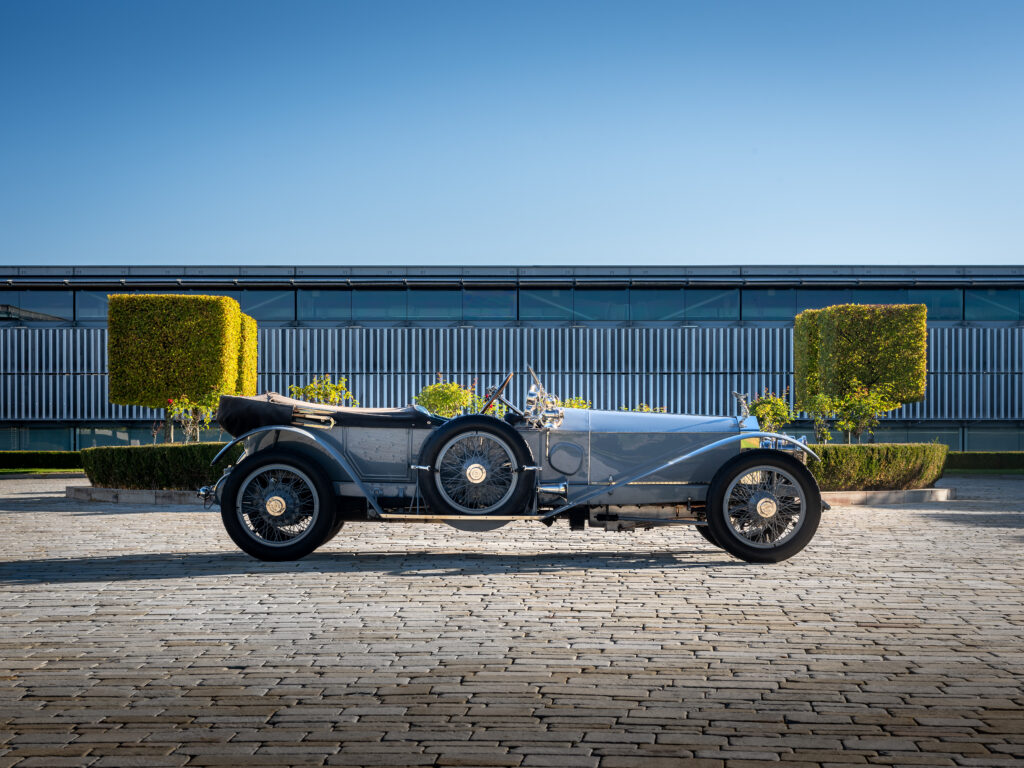 THE ROLLS-ROYCE SILVER GHOST