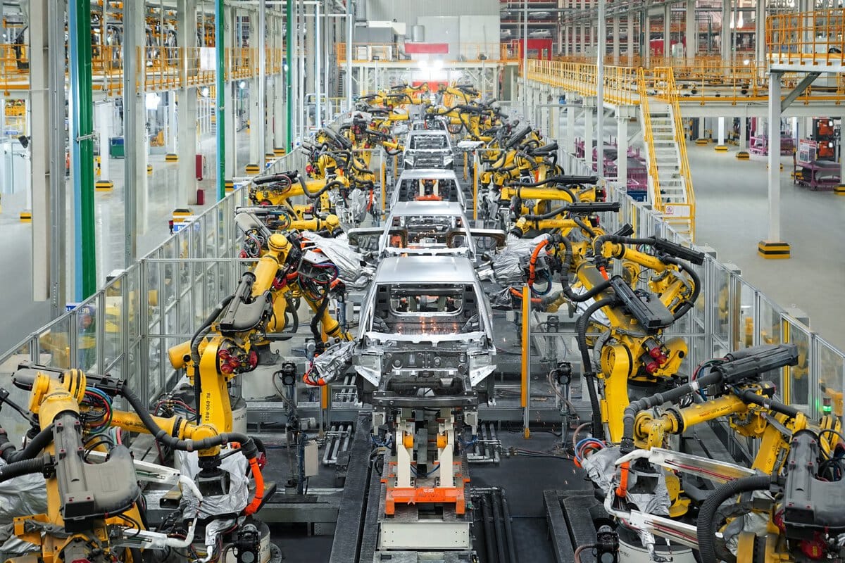 Featured image for “Trump’s Chinese Car Gamble: Jobs or Detroit Devastation?”