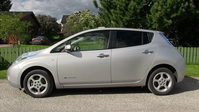 Nissan Leaf Silver Side Image