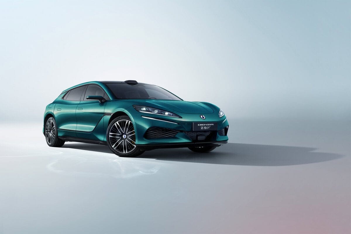 Featured image for “BYD’s Five-Minute EV Battery Charge Is Detroit’s Problem”