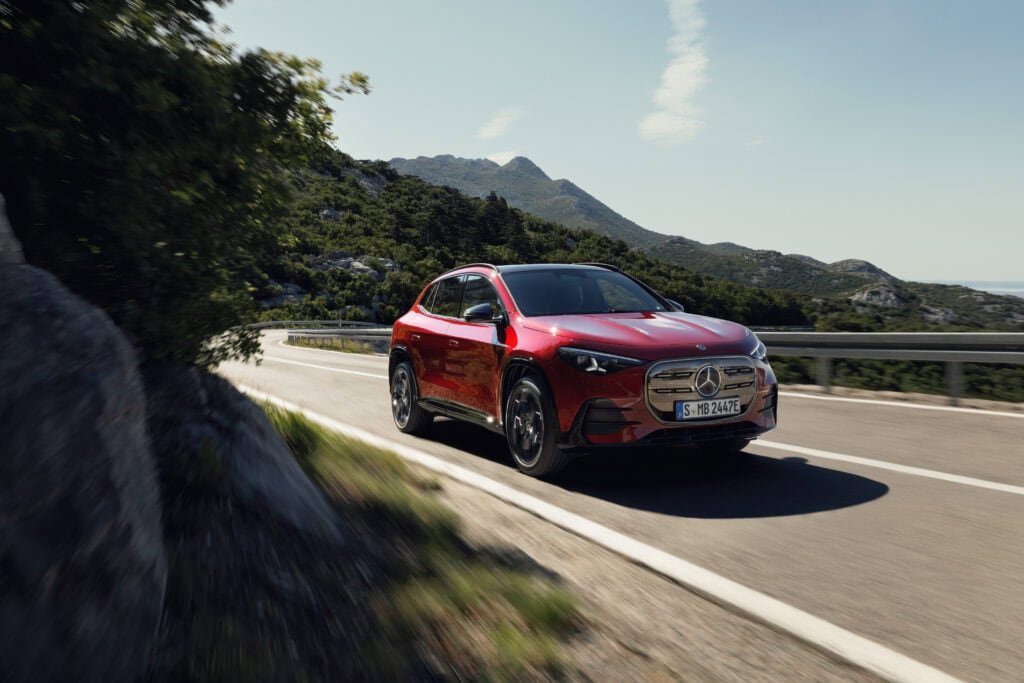 The all-new Mercedes-Benz GLA electric.
Exterior: MANUFAKTUR patagonia red metallic
Interior: ARTICO man-made leather/MICROCUT microfibre black